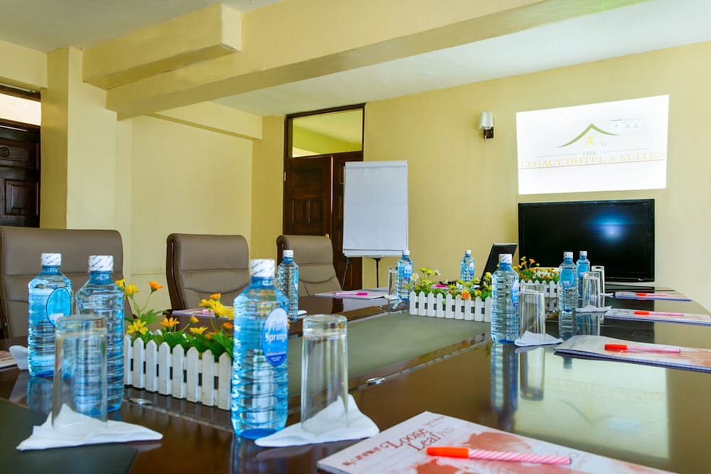 The Legacy Hotel & Suites 24/33