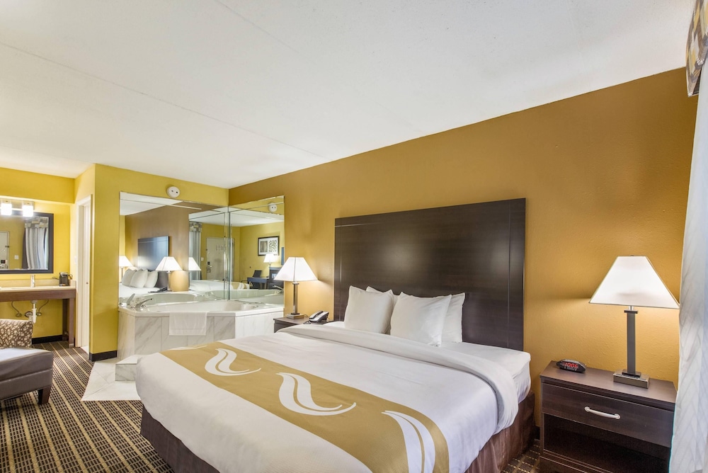 Quality Inn London North KY 15/44
