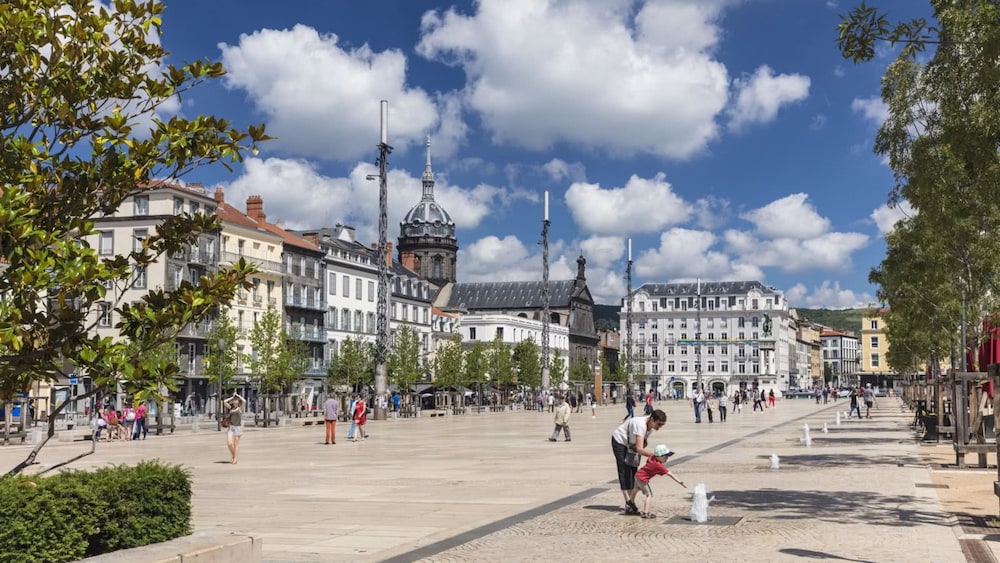 KYRIAD PRESTIGE CLERMONT FERRAND 29/76