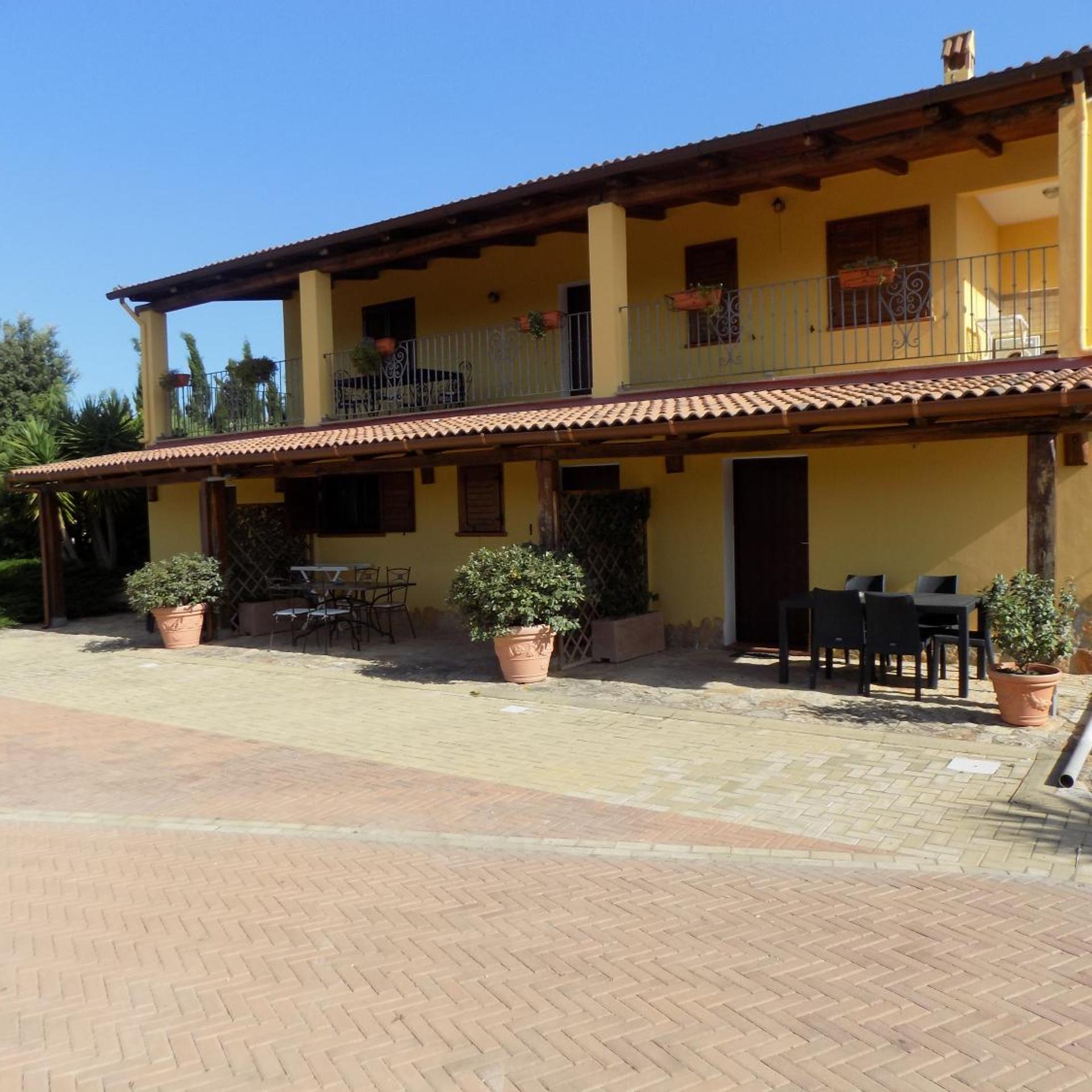 Sorrentina Villa 3/50