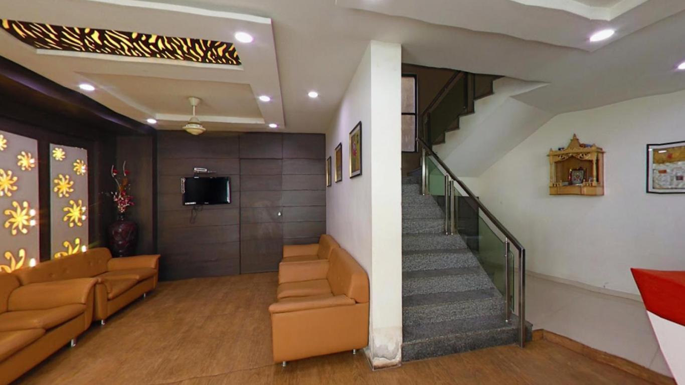 Hotel Jyoti 29/35