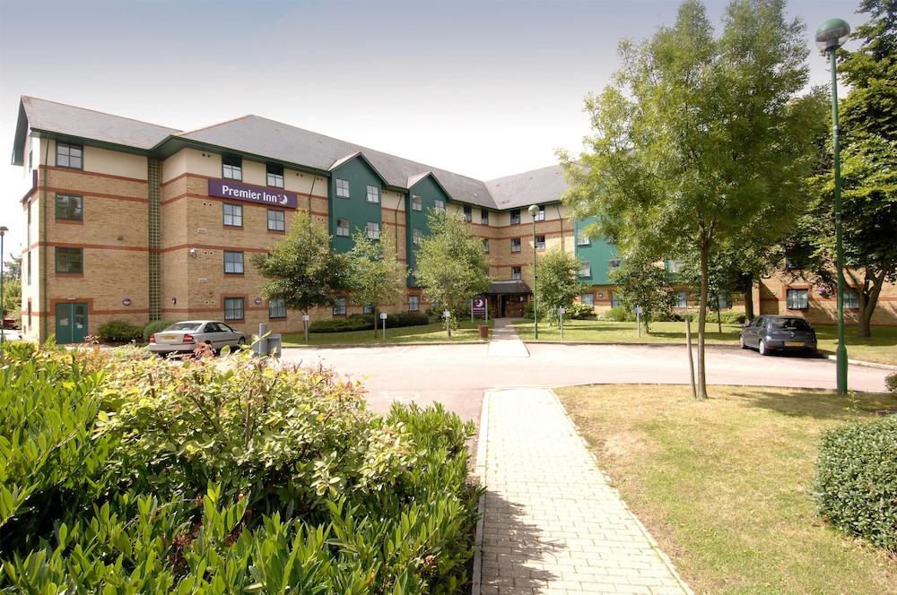 Premier Inn Luton (Airport) hotel 41/53