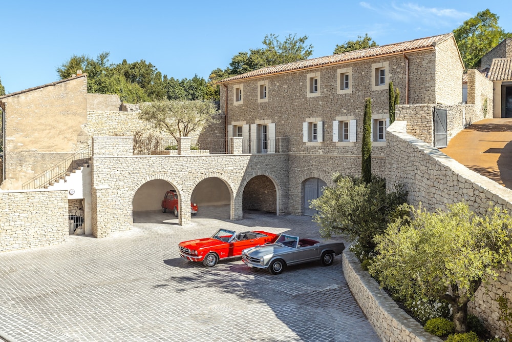 Airelles Gordes, La Bastide 71/81