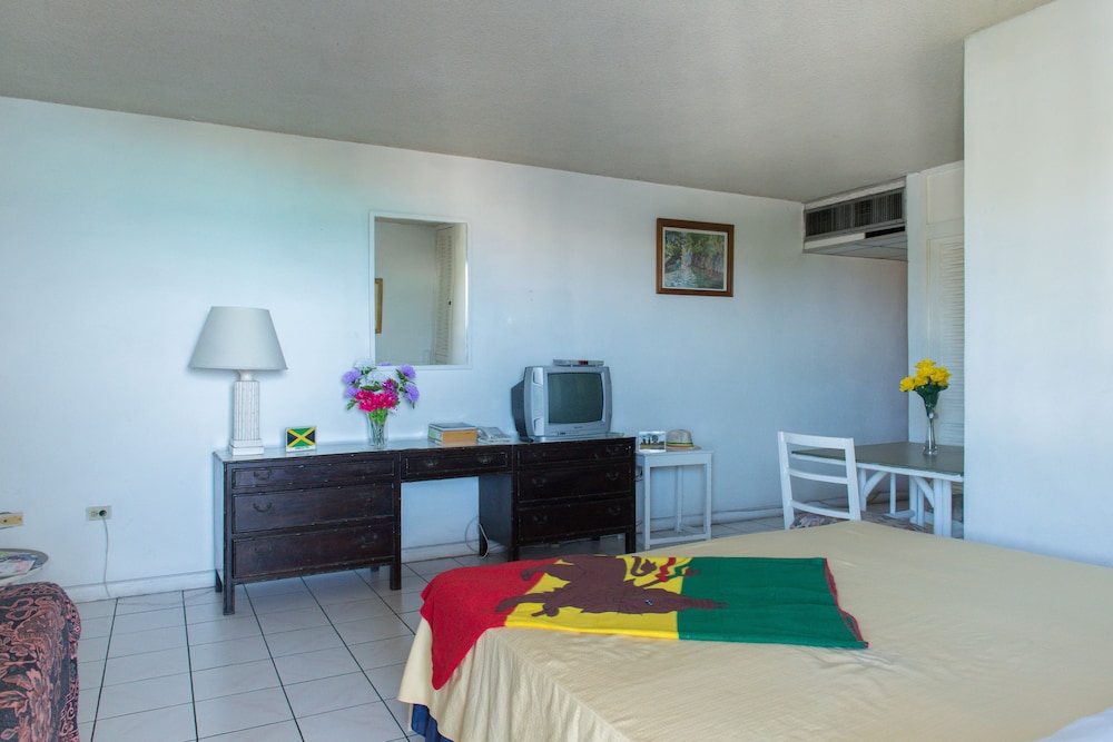 Montego Bay Club Beach Resort 32/50