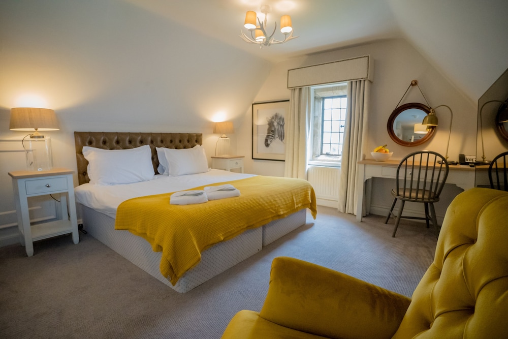 Stonehouse Court Hotel 6/80