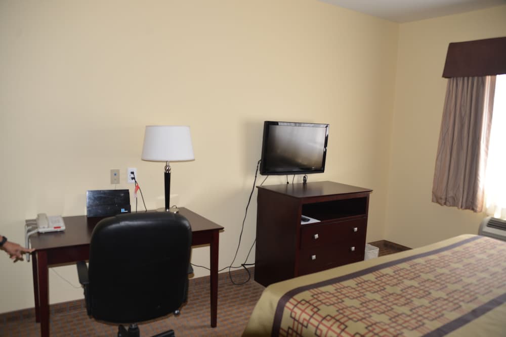 Irish Inn And Suites 29/35