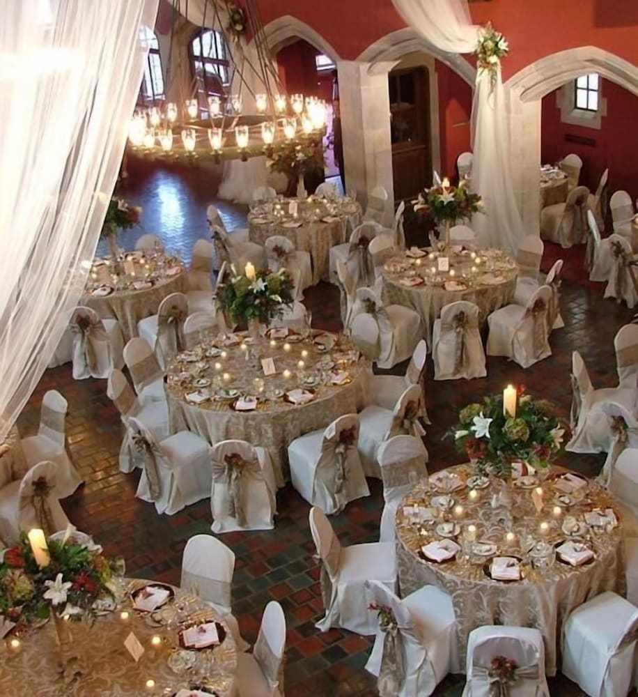 Bertram Inn At Glenmoor 29/49