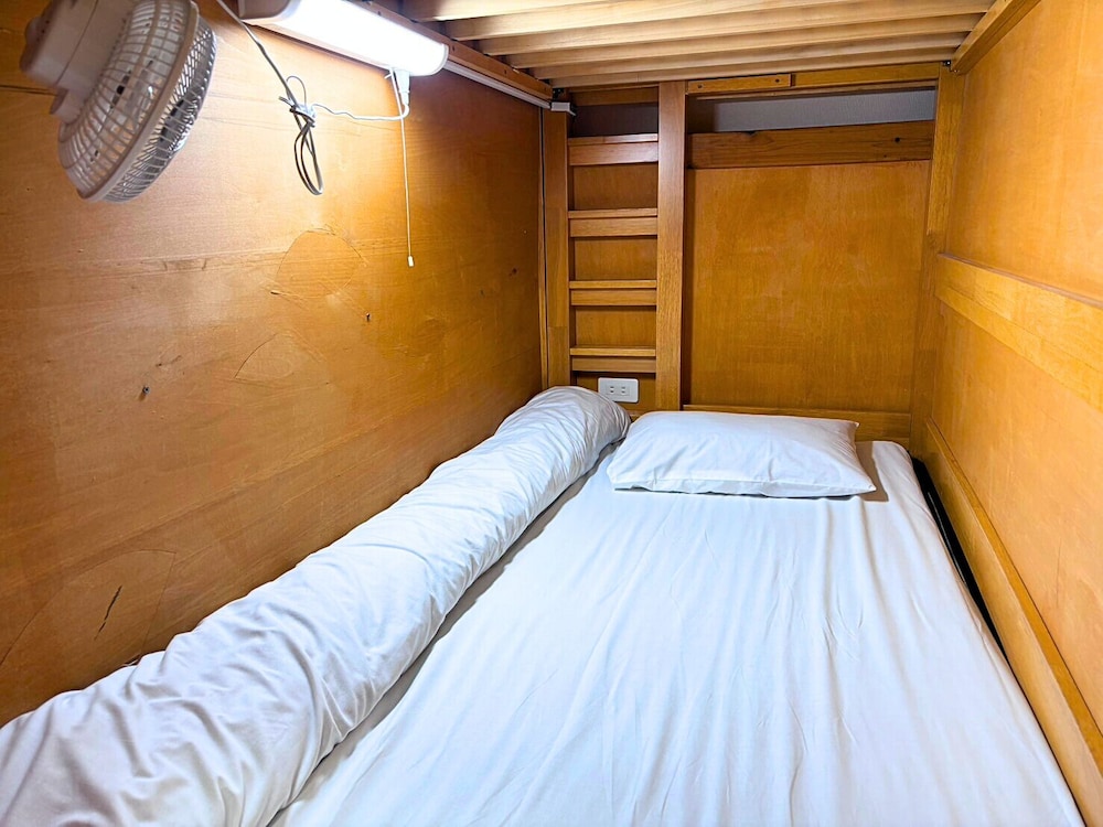 3 BEDROOMS, PREMIUM, CABIN, HARBOUR VIEW