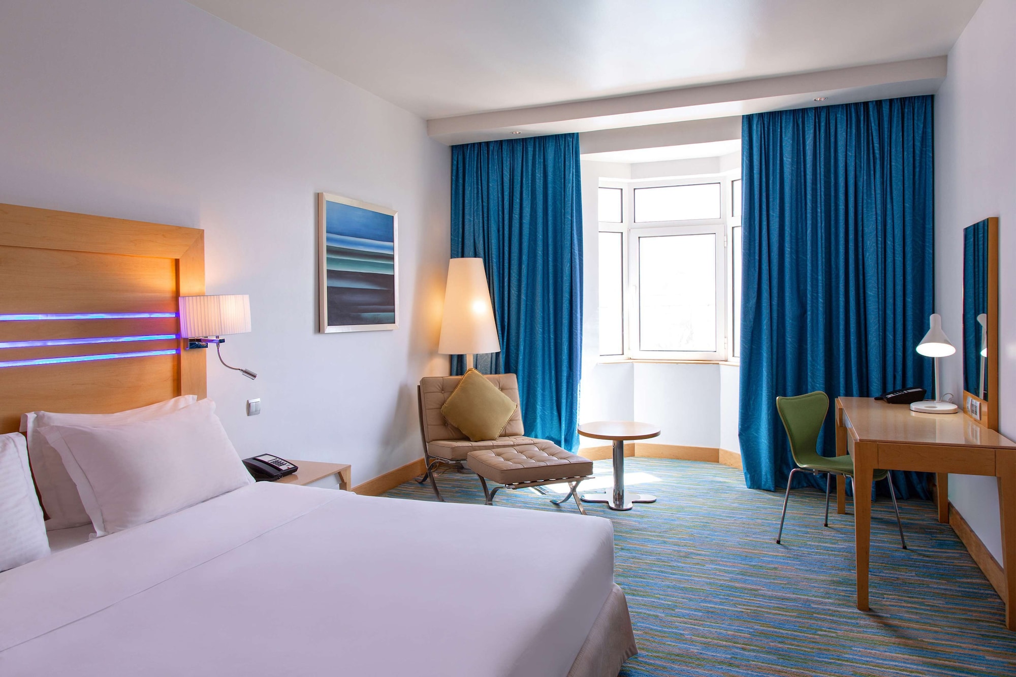 SUPERIOR ROOM - POOL VIEW