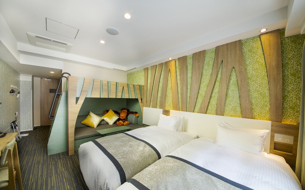 غرفة عائلية بسريرين منفصلين وسرير بطابقين، Hotel Torifito Naha Asahibashi 2/10