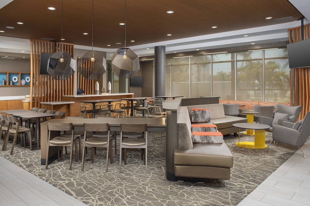 SpringHill Suites by Marriott Punta Gorda Harborside 29/35
