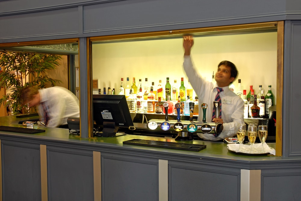 Antoinette Hotel Wimbledon 43/48
