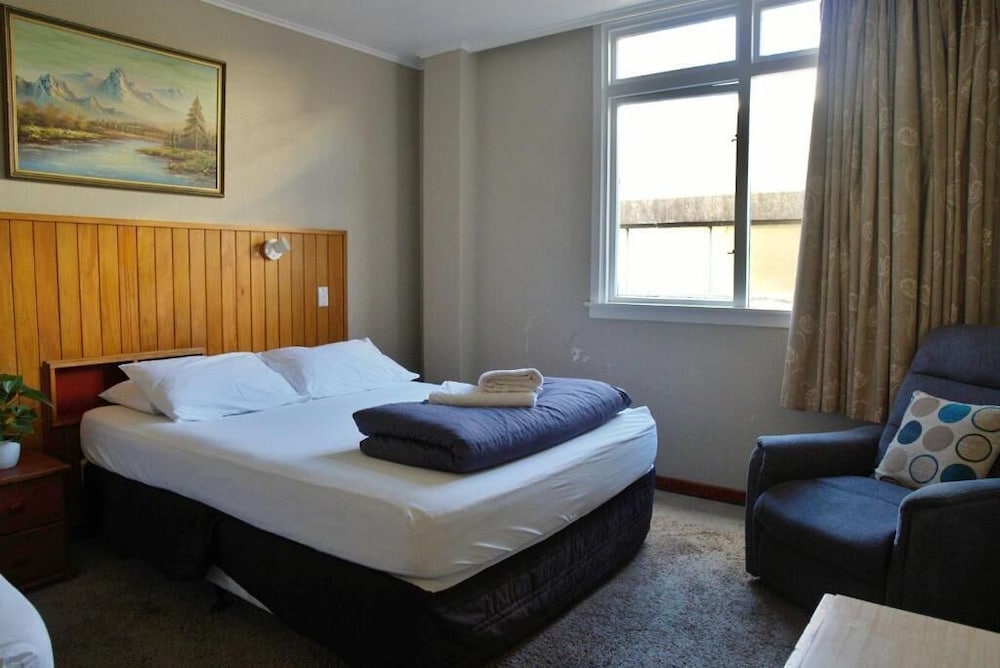 جناح بسرير مزدوج وسرير فردي وسرير كوين في الملحق، Ariki Backpackers 2/10