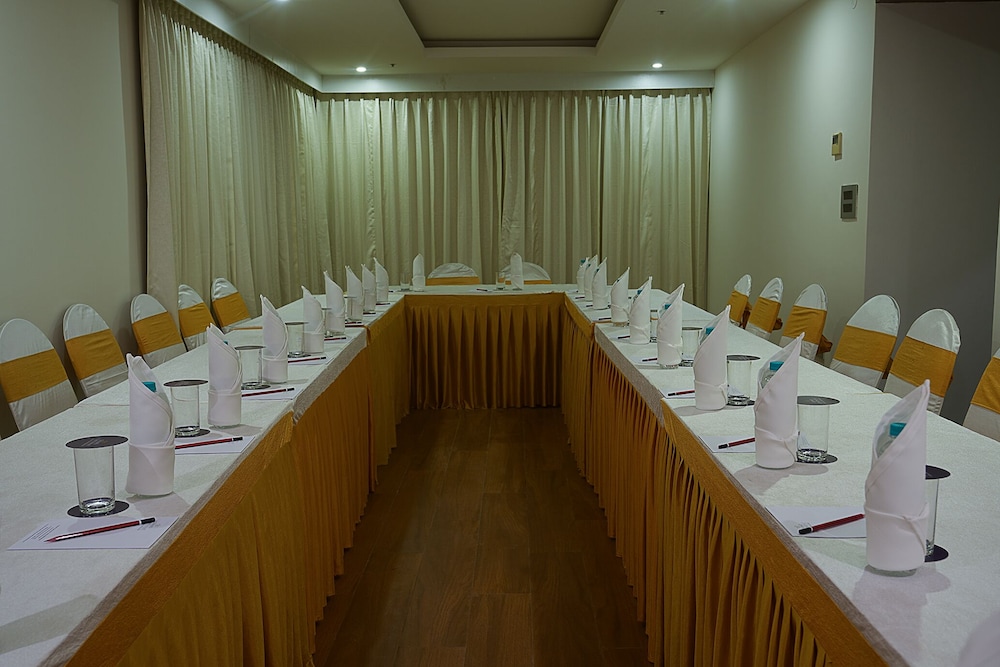 Grand Continent, Malleshwaram - A Sarovar Portico Affiliate Hotel 49/54