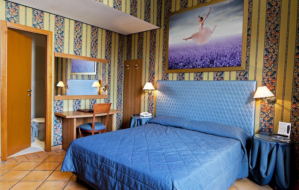 Hotel Lirico Roma 31/63