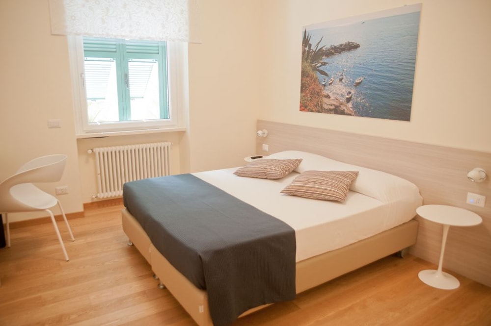 STANDARD, SINGLE BED