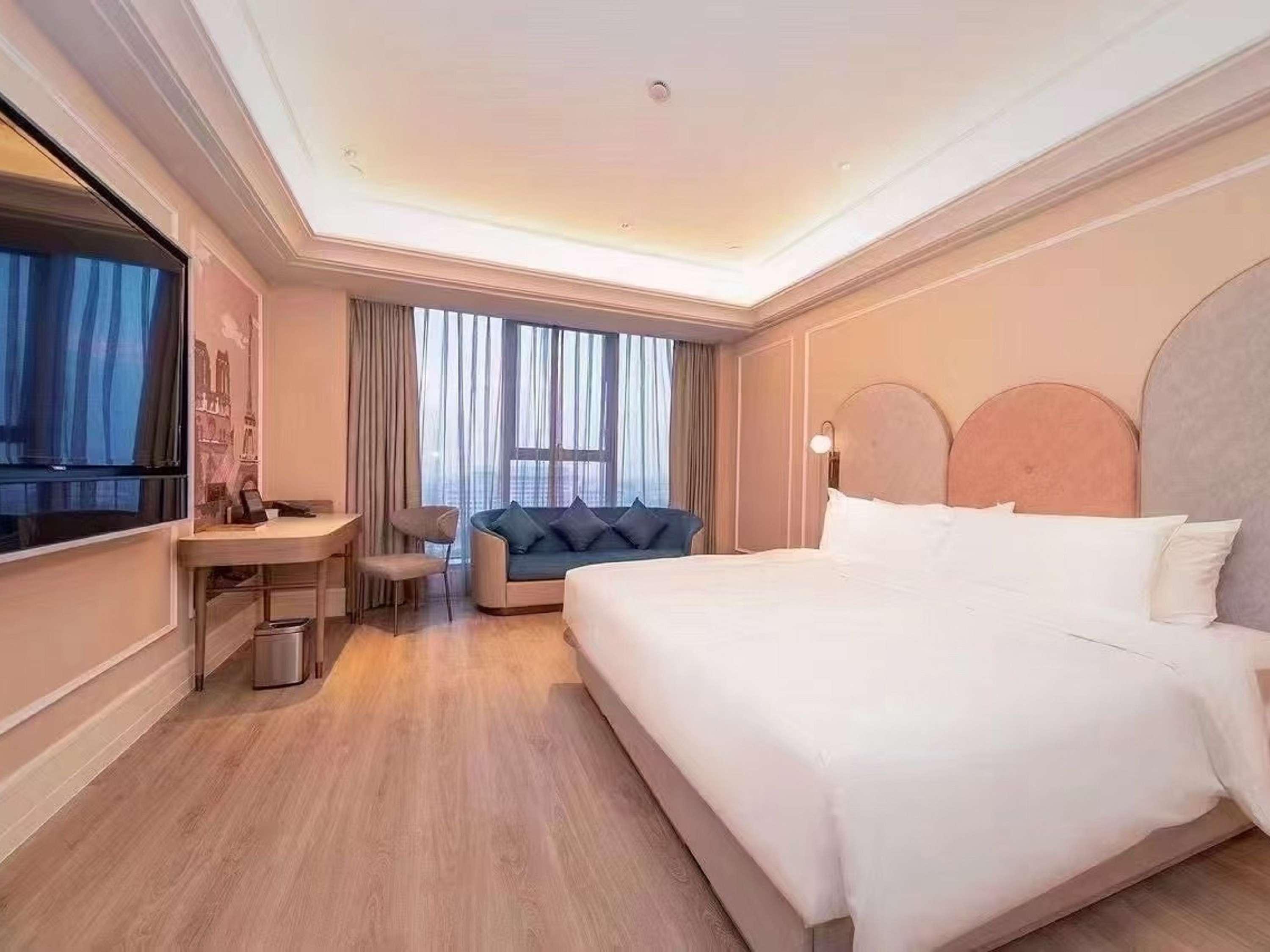 Mercure Xinyang East Railway Station 5/30