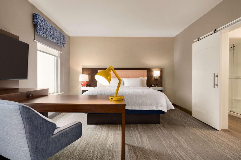 ROOM, KING BED, SOFA, ACCESSIBLE