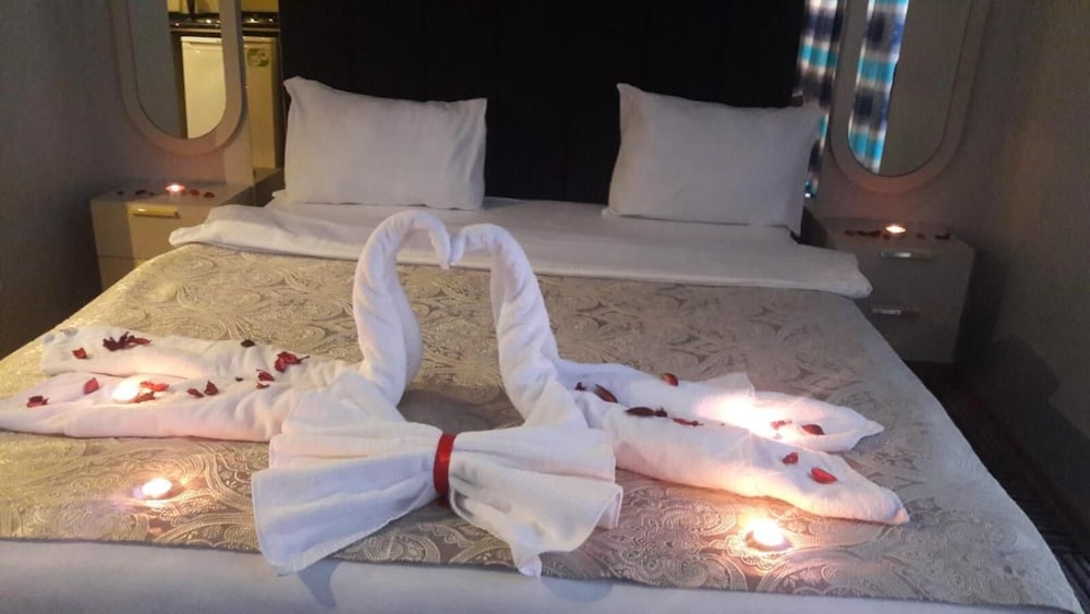 ALYA SUITE HOTEL 23/49