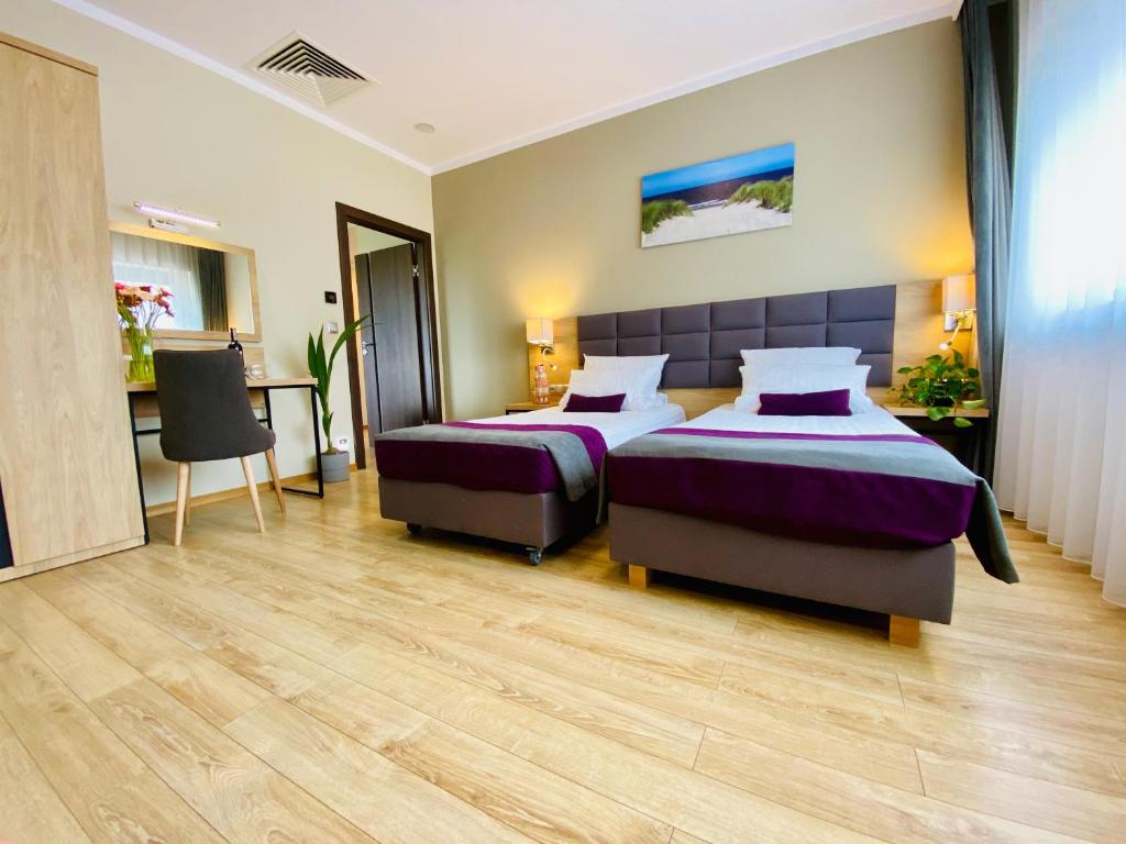 ECONOMY, TWIN BEDS