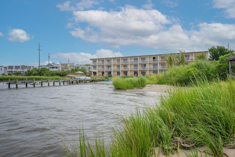 The Bay Resort 45/50