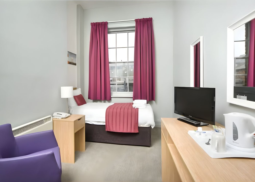 Carlton Hotel 56/68