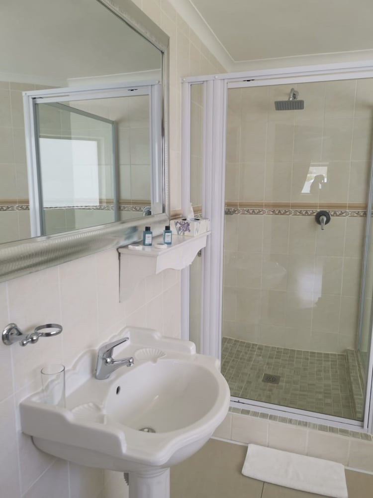 Misty Waves Boutique Hotel 72/79