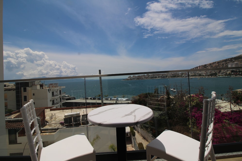 Hotel Julia 25/33