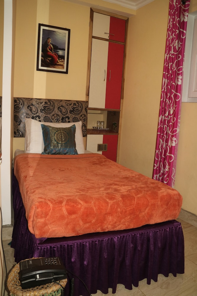 Tara Guest House 14/68
