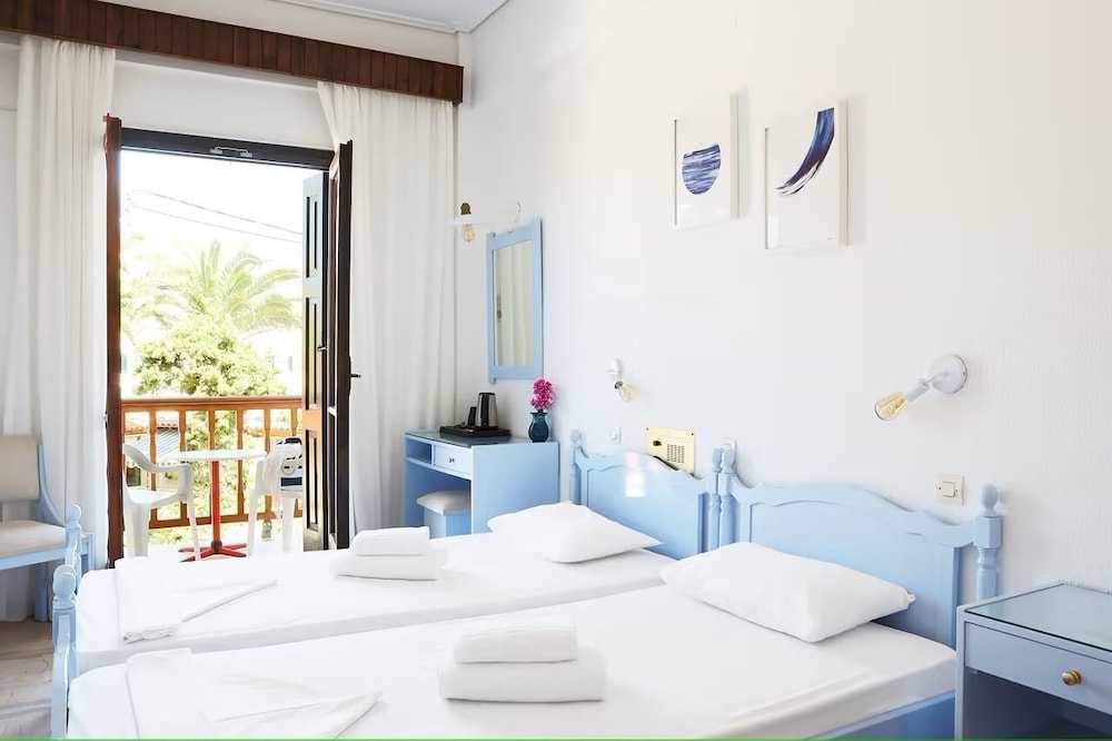Potokaki Beachfront Hotel 13/33