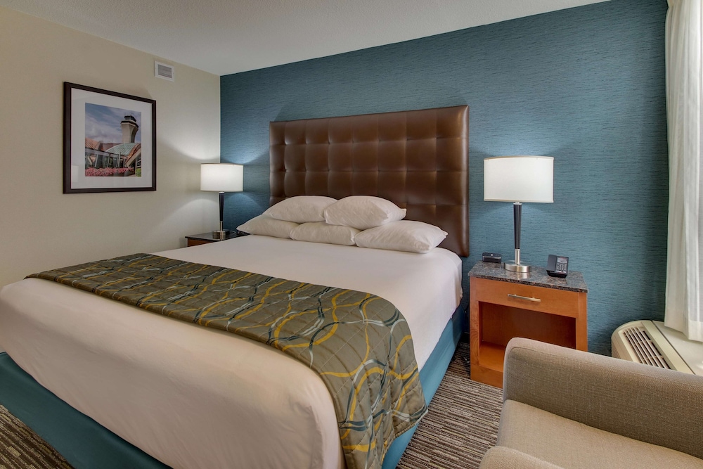 Pear Tree Inn St Louis Airport 24/45