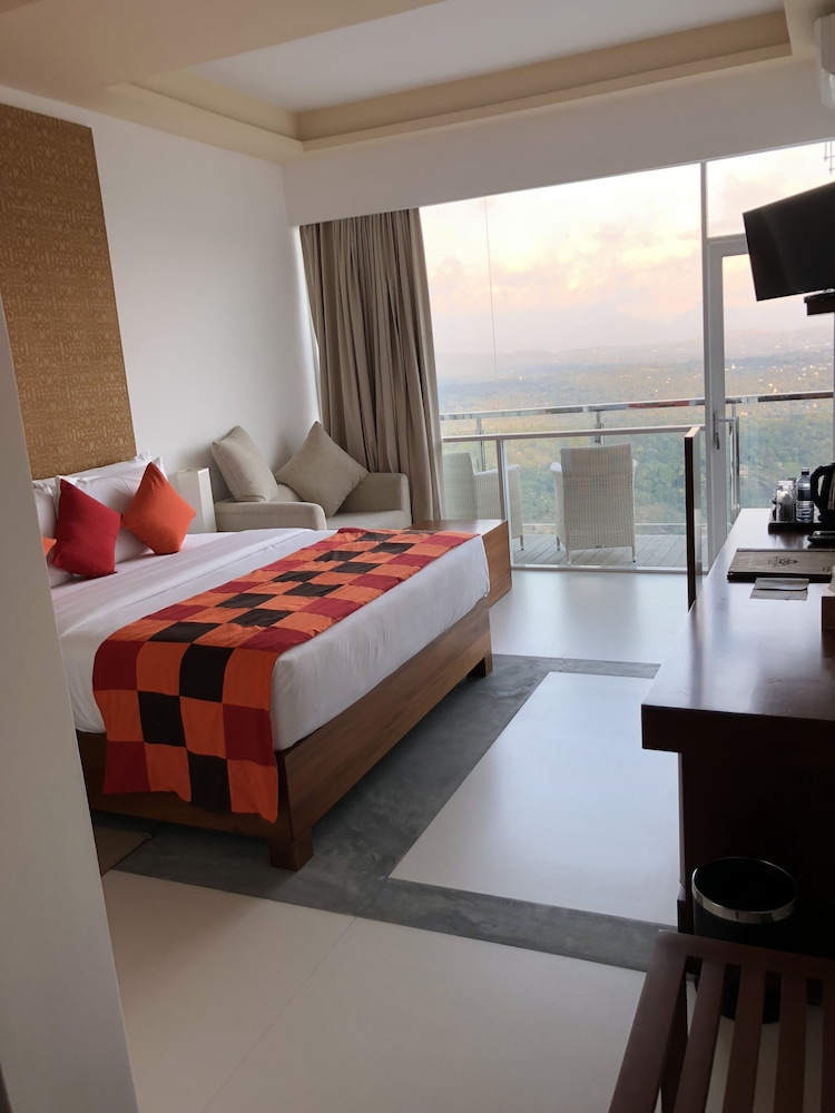 1 BEDROOM, SUPERIOR, DOUBLE OR TWIN BED, MOUNTAIN VIEW