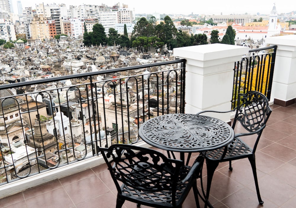 Reco by DOT Suites 81/92