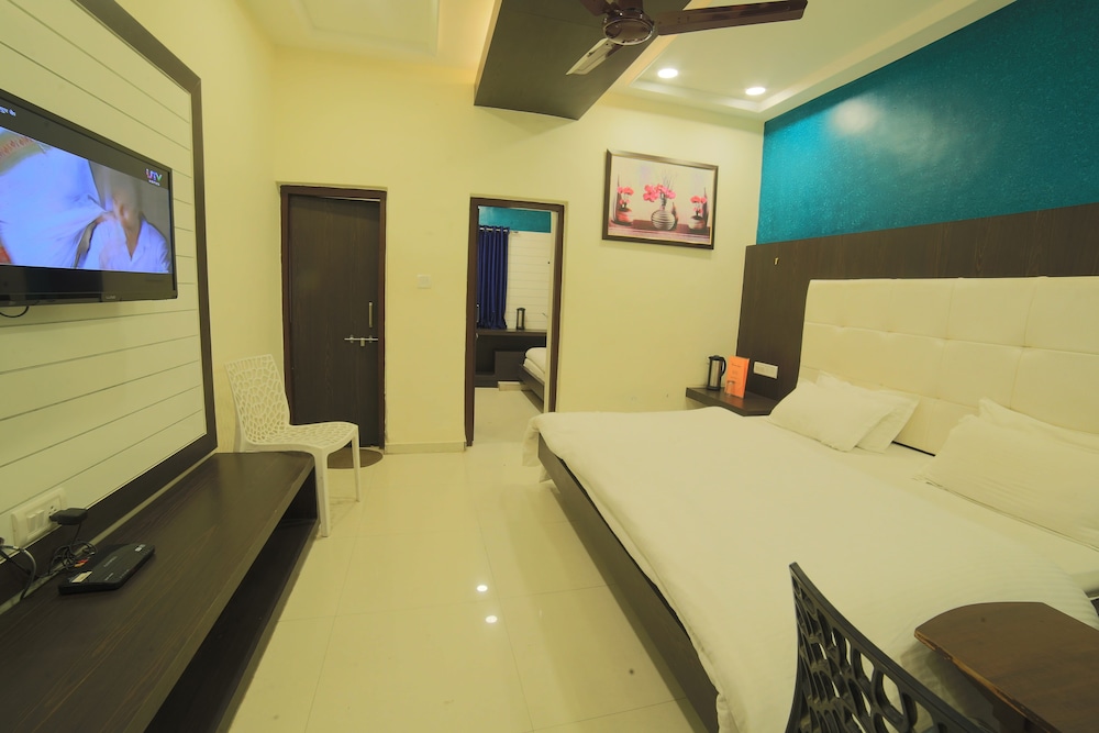 Hotel Mamta Palace 22/25