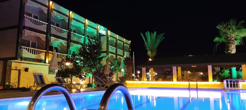 Cunda Basel Hotel 6/47