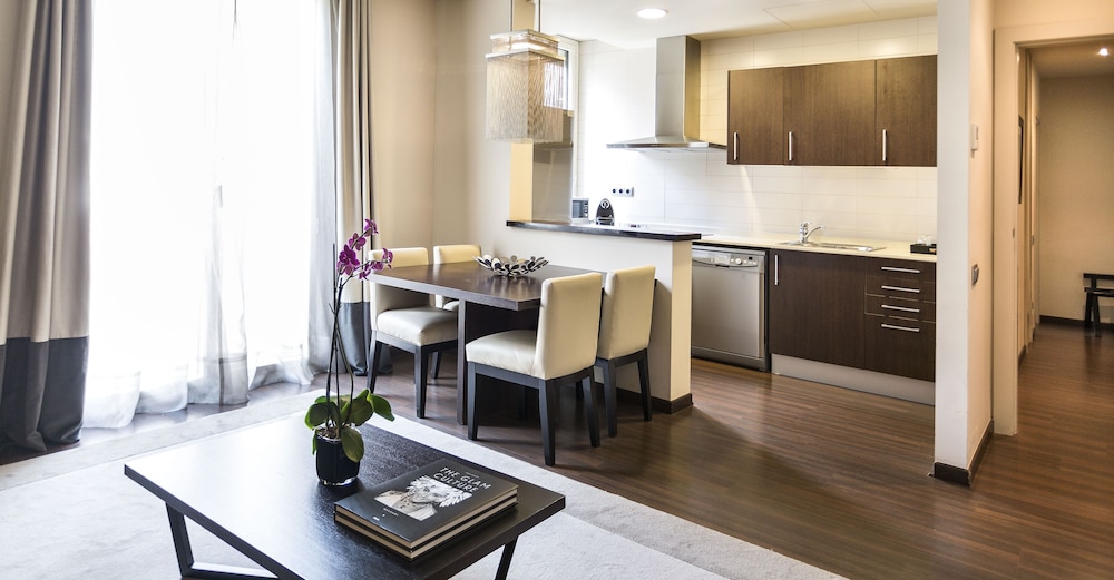 Murmuri Residence Mercader 12/70