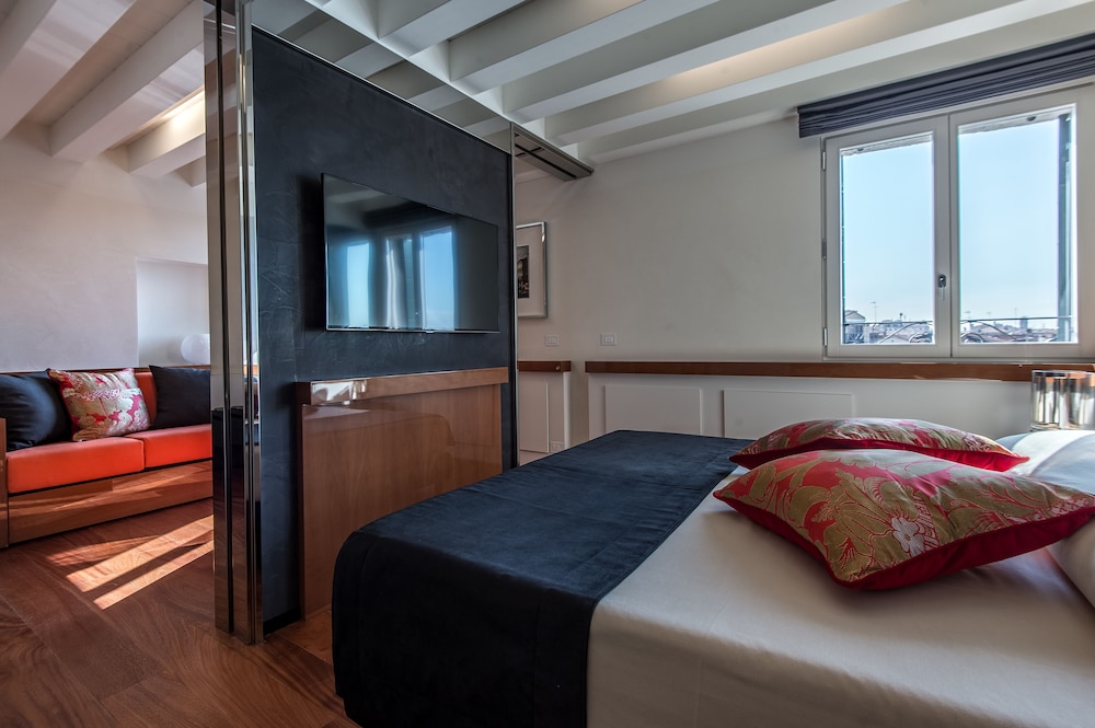 Rialto Hotel 25/66