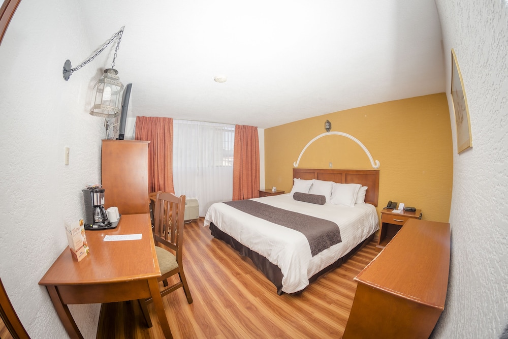 Howard Johnson by Wyndham Morelia Calle Real 17/63
