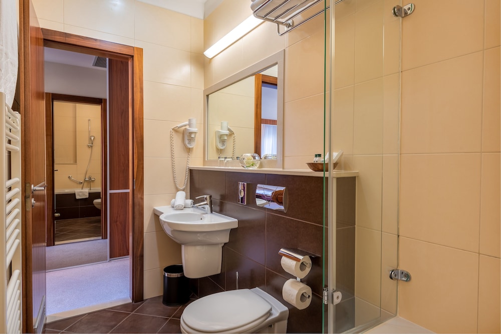 Hotel Plaza Omis 32/33