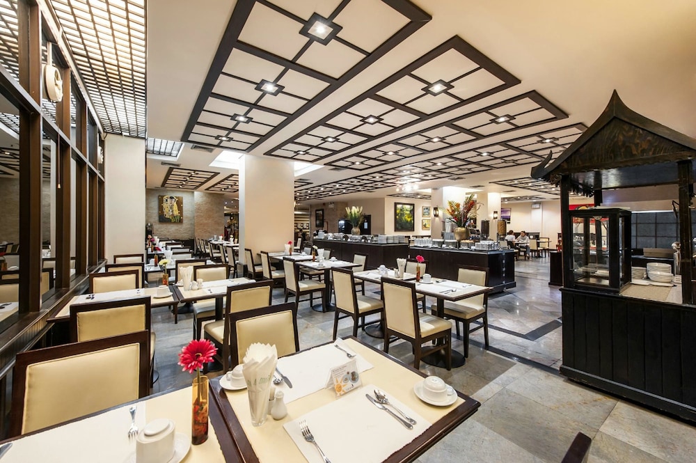 Pinnacle Lumpinee Park Hotel 35/47