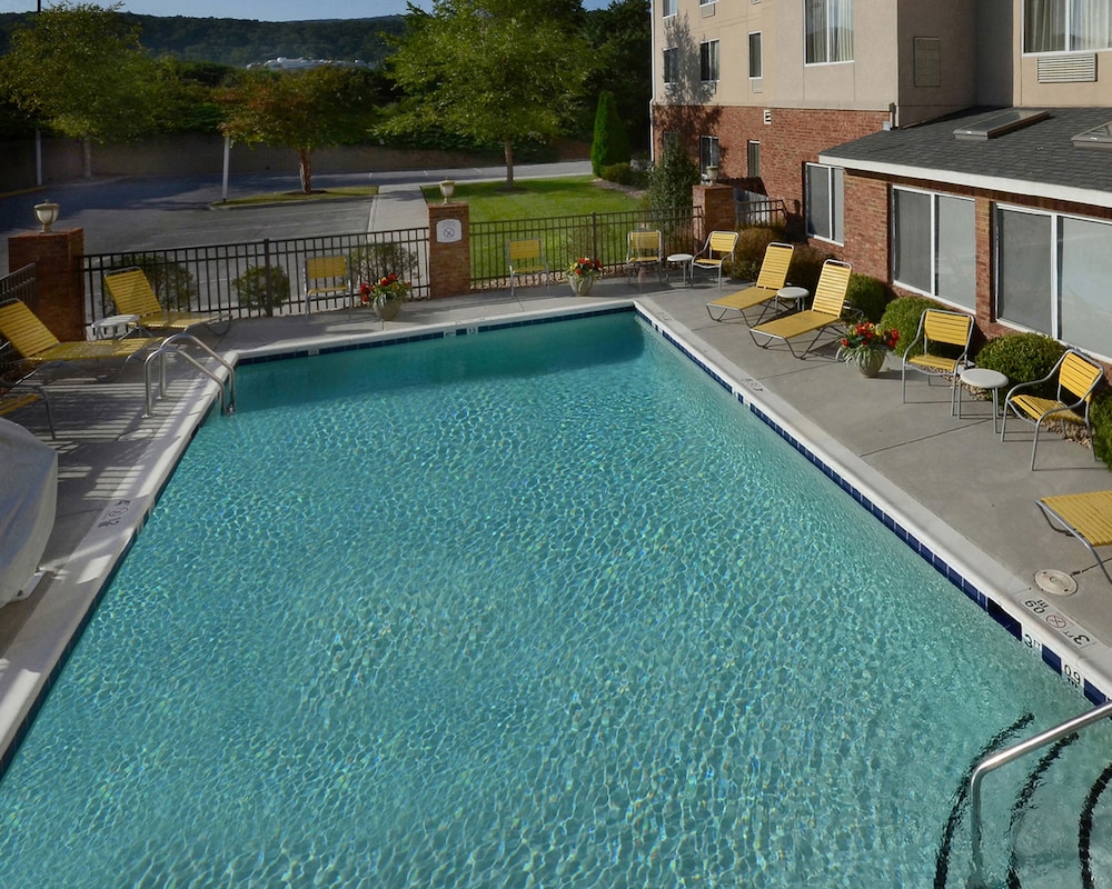 Fairfield Inn Suites By Marriott Roanoke Hollins I 81 3/26