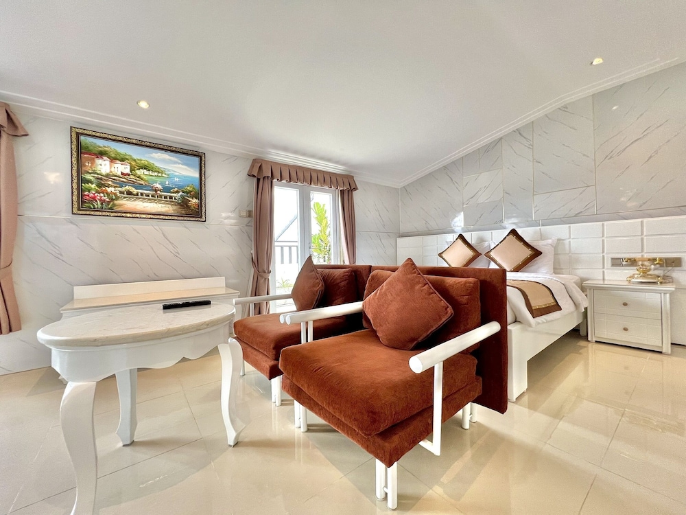 Tulip Hotel 3 57/81