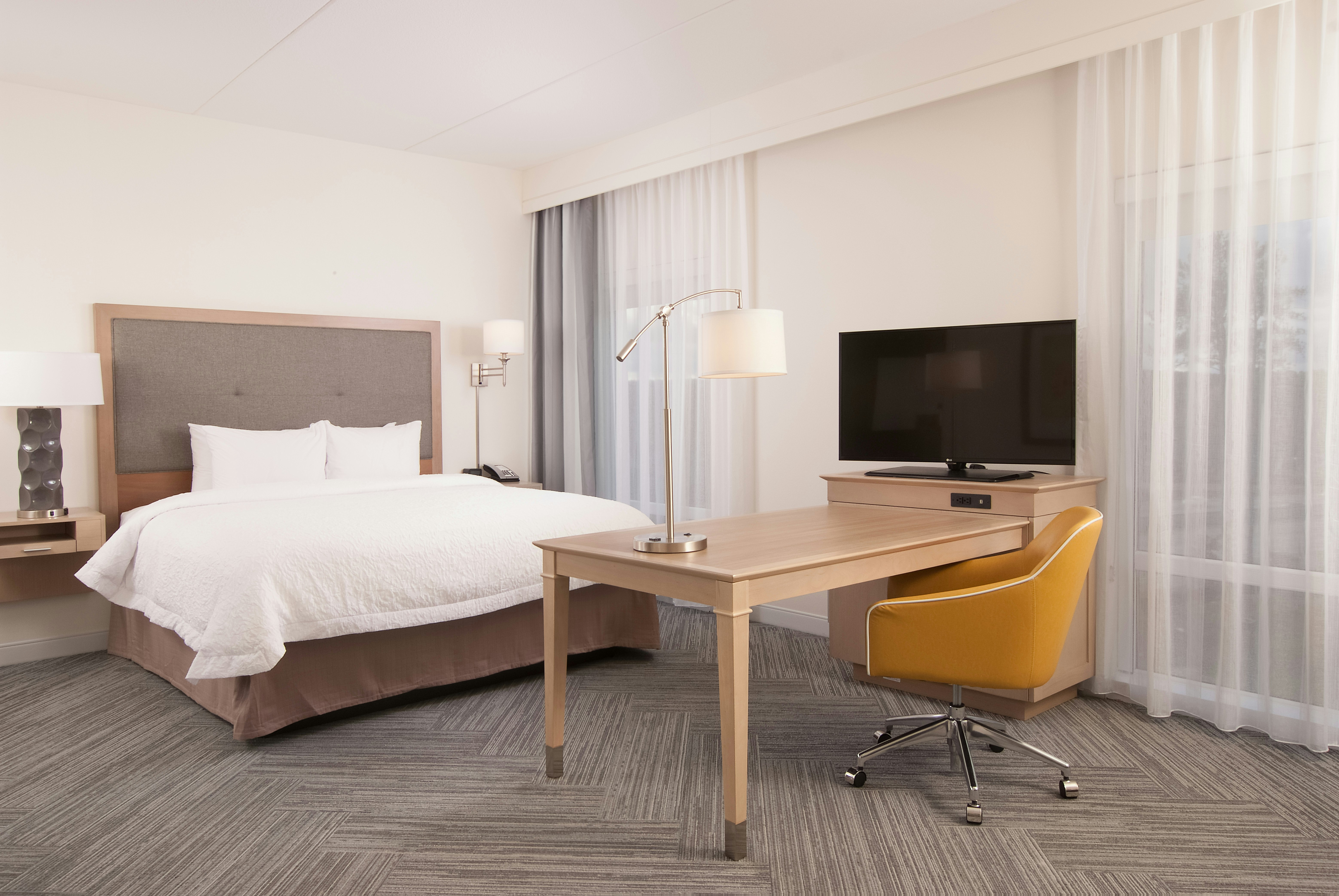 STUDIO, KING BED, ACCESSIBLE