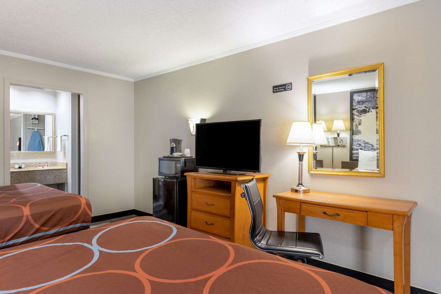 Super 8 By Wyndham Kansas City Airport 9/19
