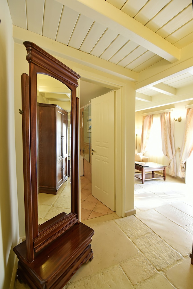 Angelica Boutique Hotel 46/74