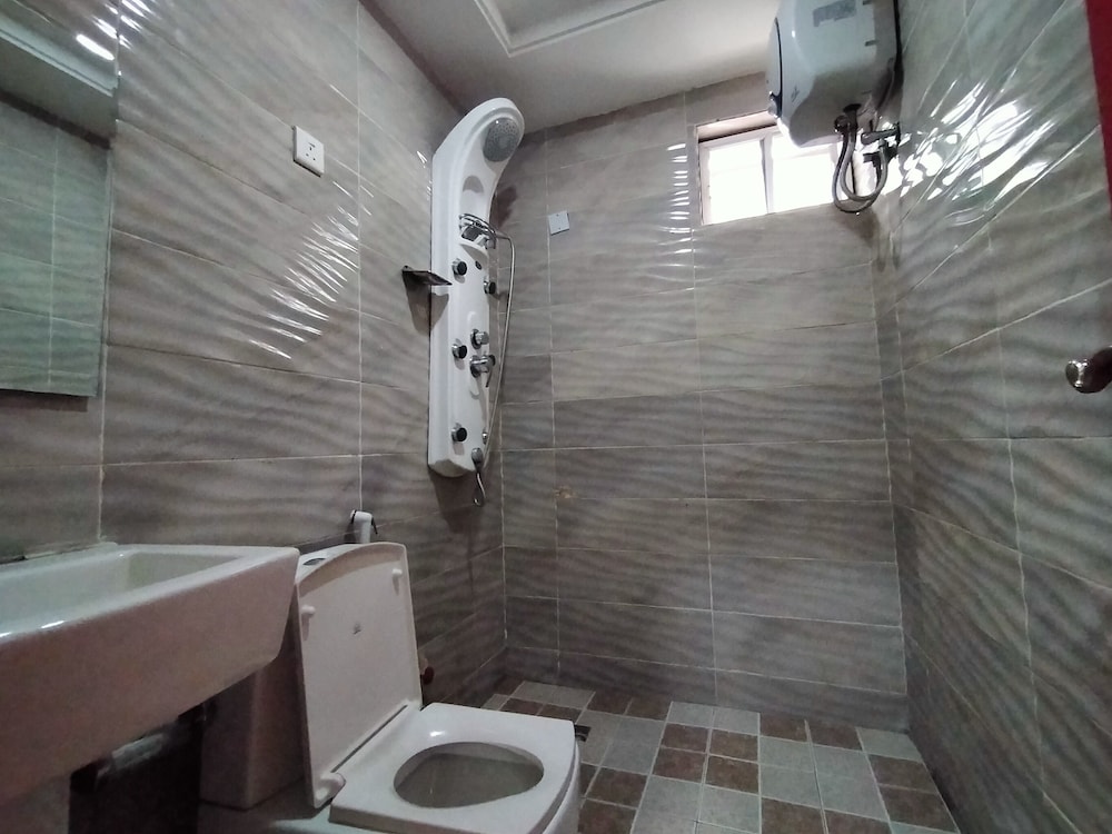 Boardwalk Hotel Wuse 2 20/23