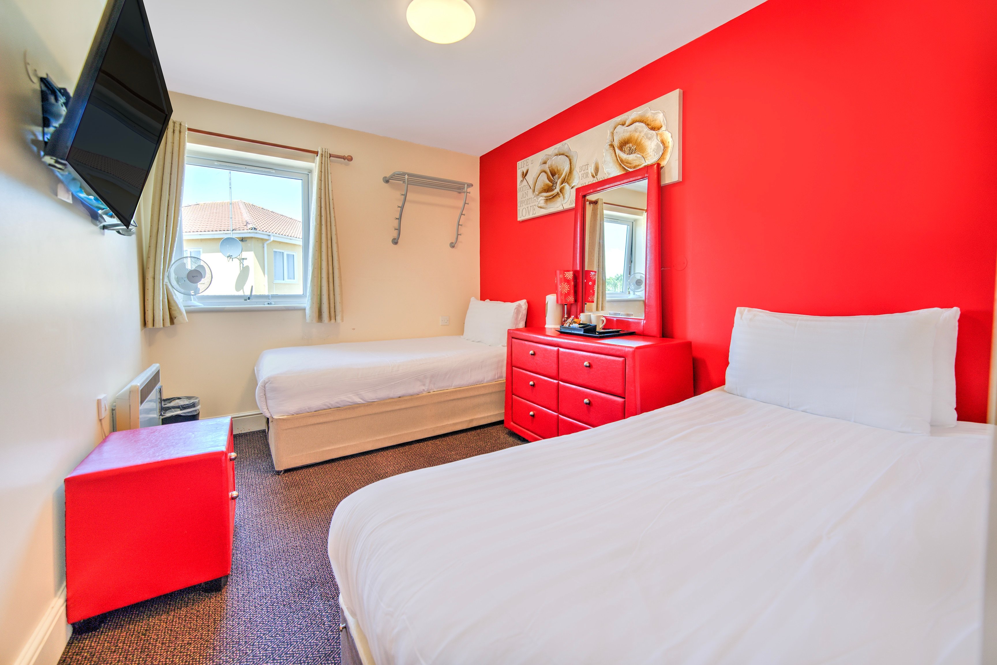GO2 Gloucester Hotel by OYO 10/40
