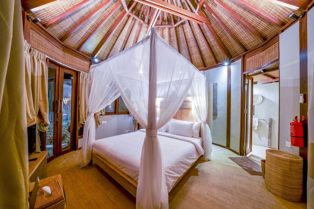 Blue Lagoon Avia Villas 15/50