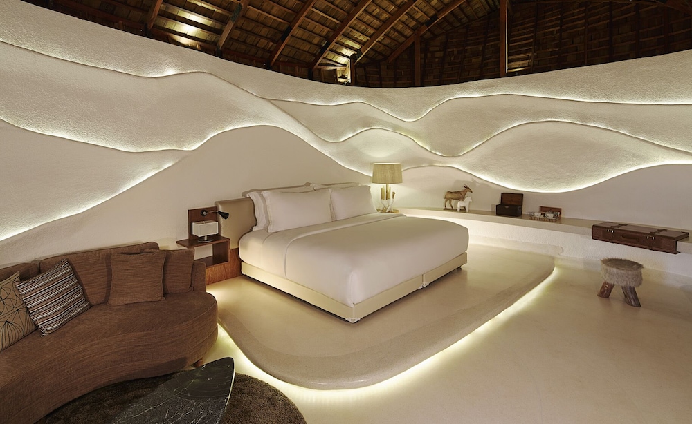 SIGNATURE, POOL, VILLA