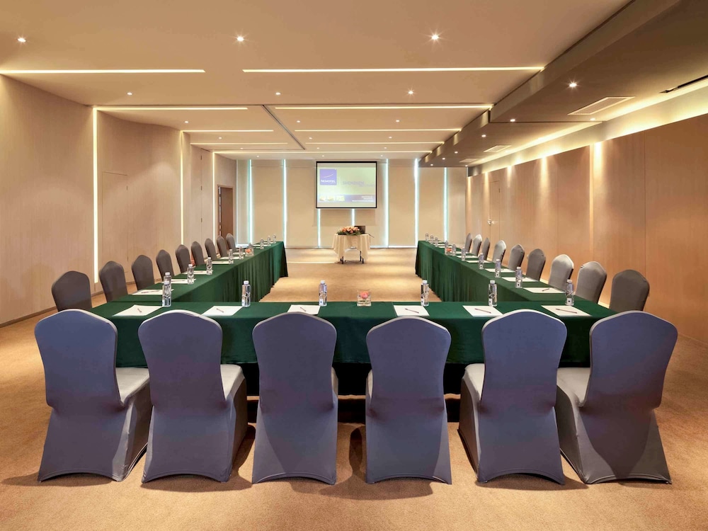 Novotel Shenzhen Watergate 36/41